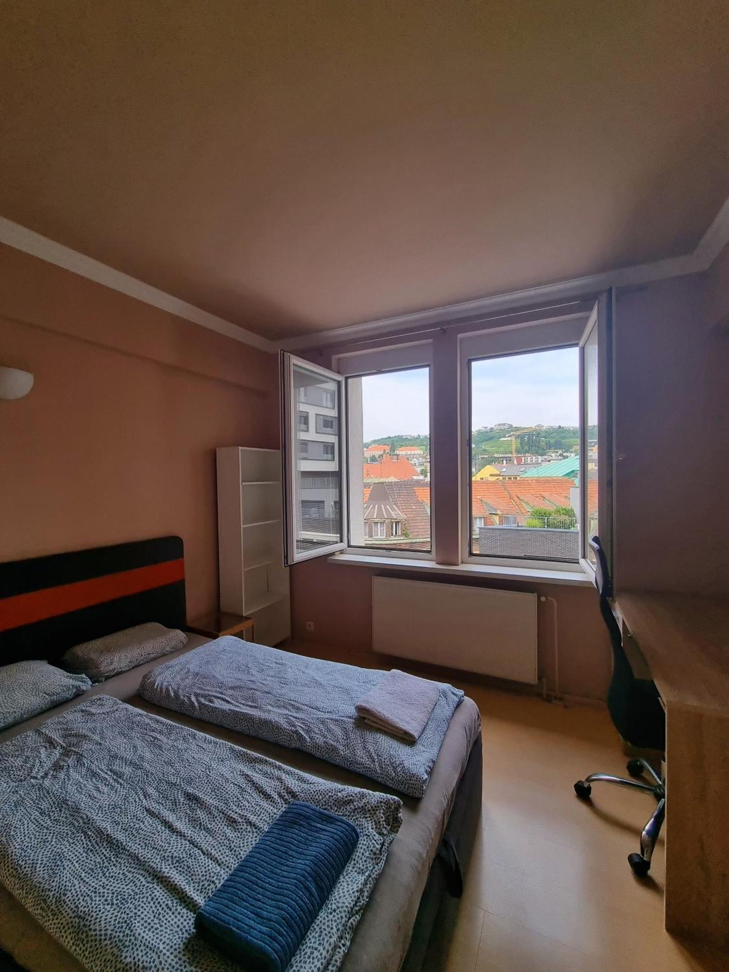 Big 4 Room Huge Apartment Bratislava Exterior photo