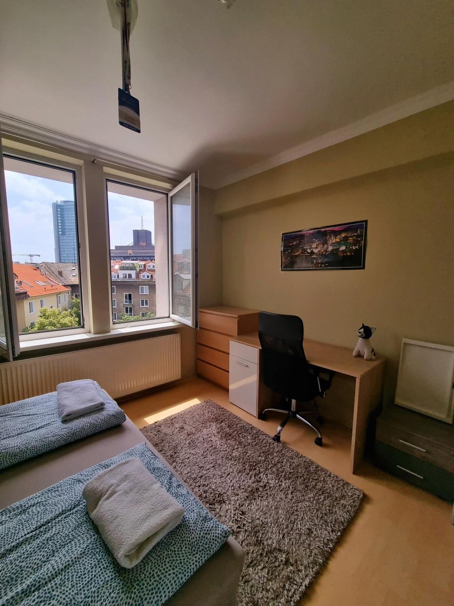Big 4 Room Huge Apartment Bratislava Exterior photo